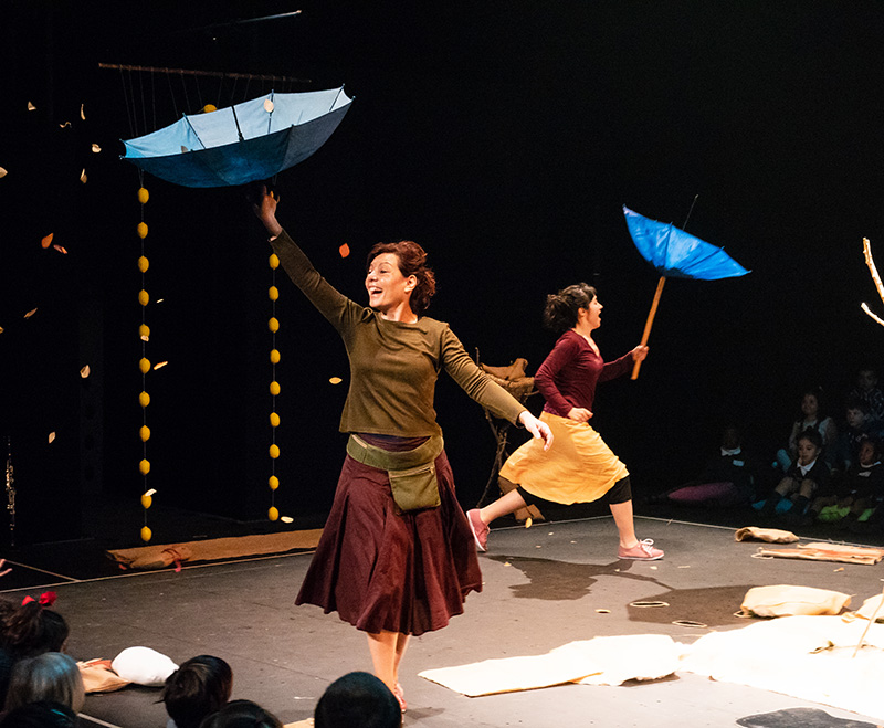 LA LUNA EN EL JARDÍN